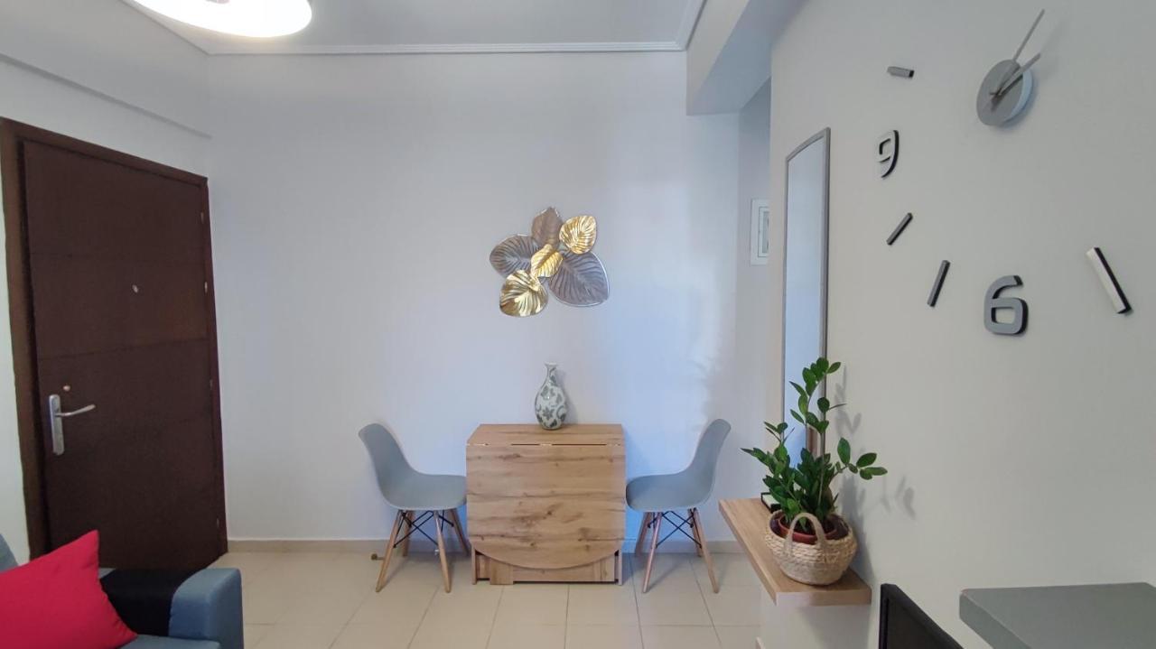Rock & Roll 2 - Modern Apartment In Trikala Exterior photo